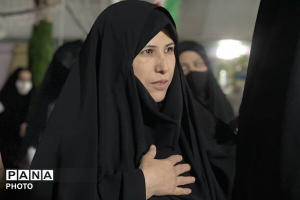 تجدید بیعت دانش‌آموزان با رهبر انقلاب
