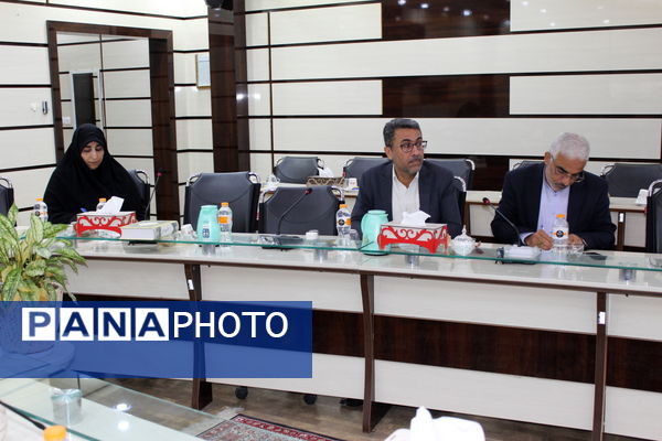 جلسه ستاد بزرگداشت مقام معلم استان بوشهر