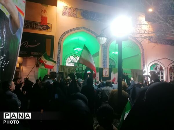 اجتماع بزرگ مردم مشهد در مساجد در شب شهادت رهبر شهید انقلاب 
