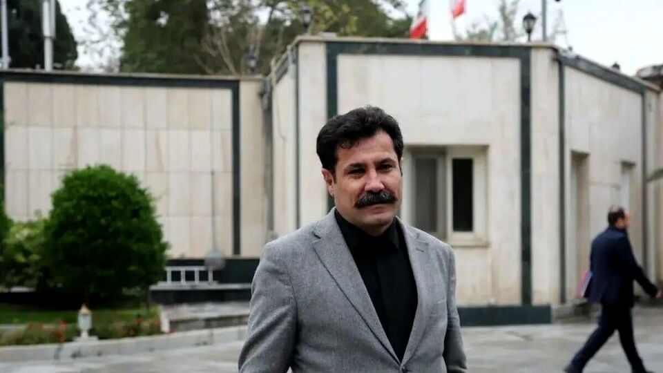 مردم باید از تماشاگری به مشارکت فعال برسند