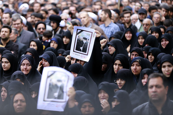 تشییع پیکر شهدای خدمت در تبریز