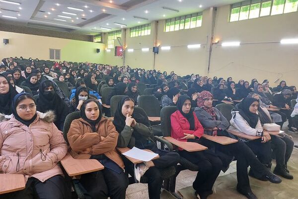 برگزاری جلسه توجیهی آسیب‌های اجتماعی در دبیرستان فتح المبین ناحیه دو شهرری 