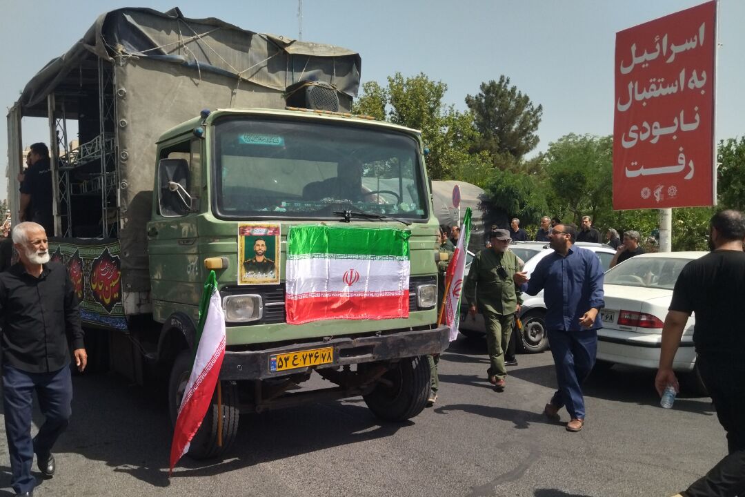تشییع پیکر شهدای مدافع وطن در شهرک وحدت شهرستان فردیس