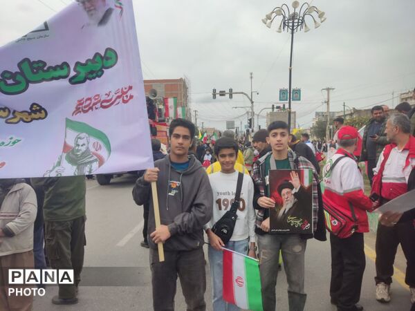 دانش آموزان آزادشهر با رهبر جوان بیعت کردند