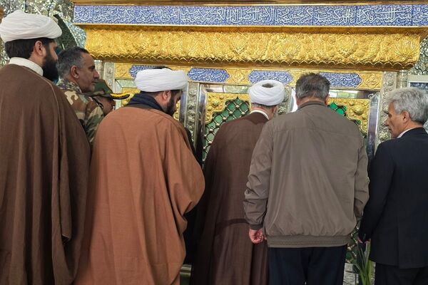 آیین گلباران مزار شهدا با حضور مسئولان شهرستان رباط‌کریم