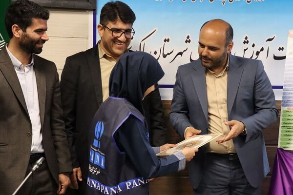 نشست خبری مدیر آموزش و پرورش پاکدشت به مناسبت گرامیداشت هفته معلم