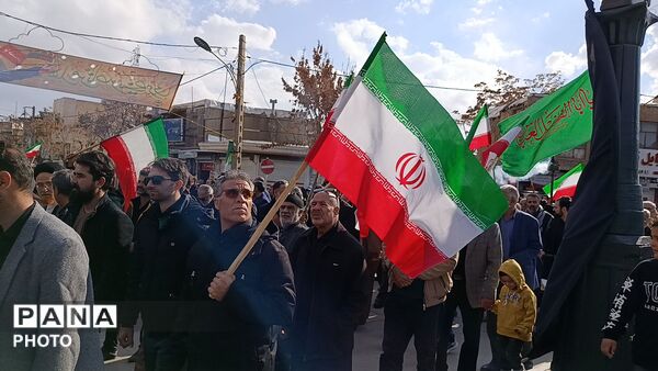 برگزاری مراسم بیعت با خامنه‌ای در بهار