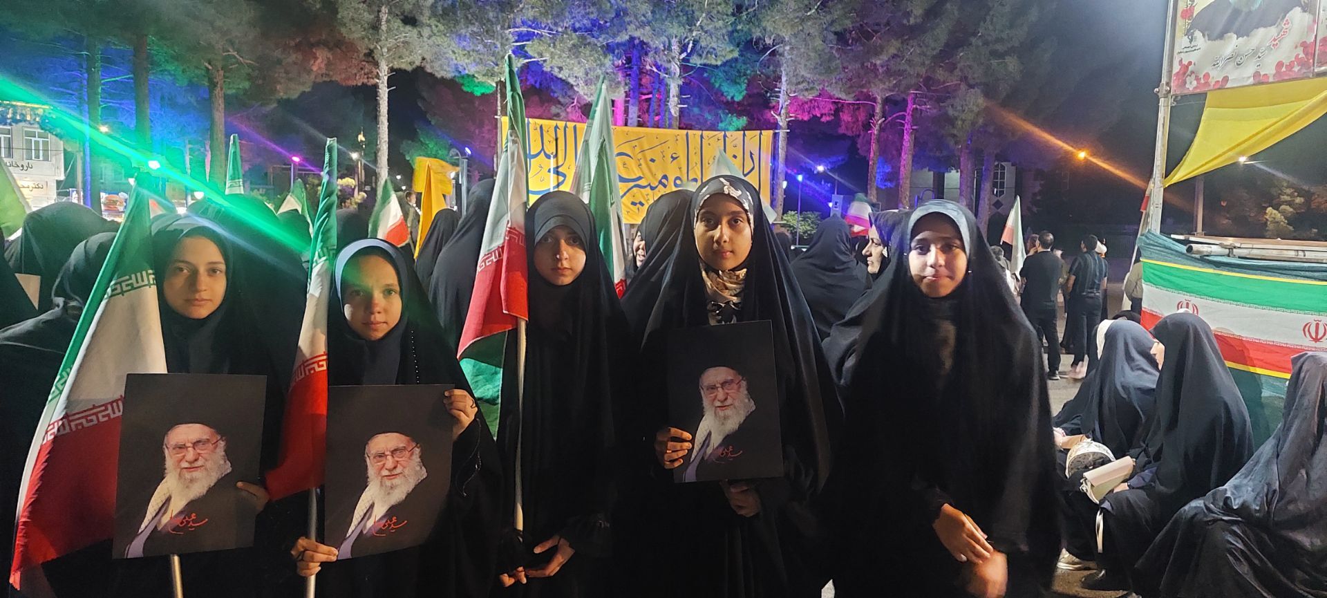 میدان‌های رشتخوار کلاسِ درسِ وفاداری و مشقِ وطن‌دوستی