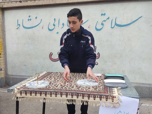 برپایی بازارچه دانش‌آموزی به‌مناسبت عید مبعث 
