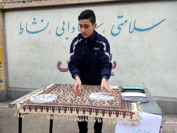 برپایی بازارچه دانش‌آموزی به‌مناسبت عید مبعث 