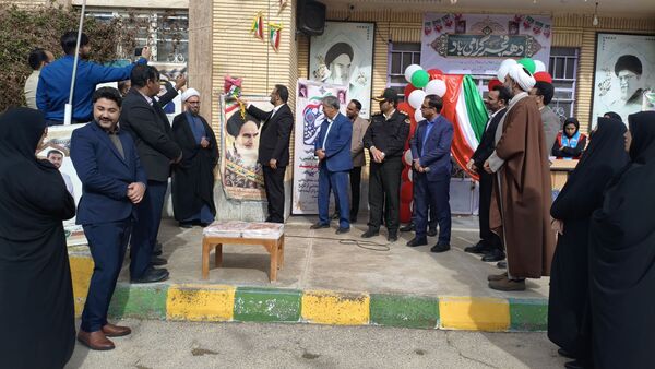 طنین گلبانگ انقلاب در دبیرستان شبانه روزی همای رحمت شهرستان سرخس