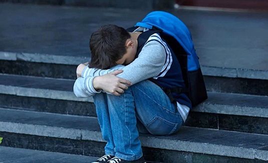 یک نوجوان چگونه می‌تواند بر نگرانی‌های خود غلبه کند؟