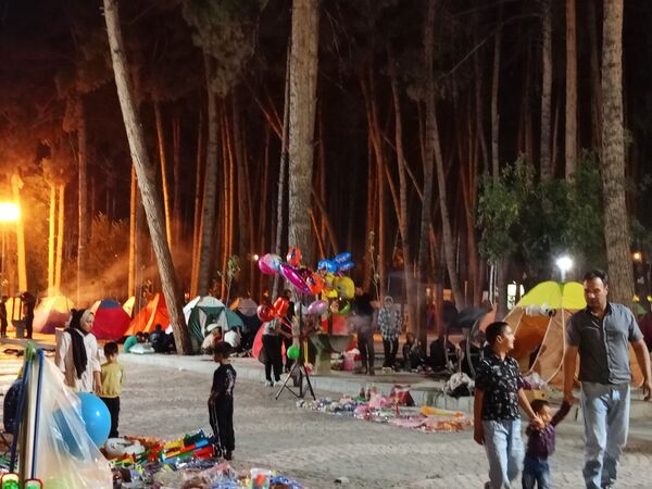 تابستان و شور و شوق مسافران در کاشمر