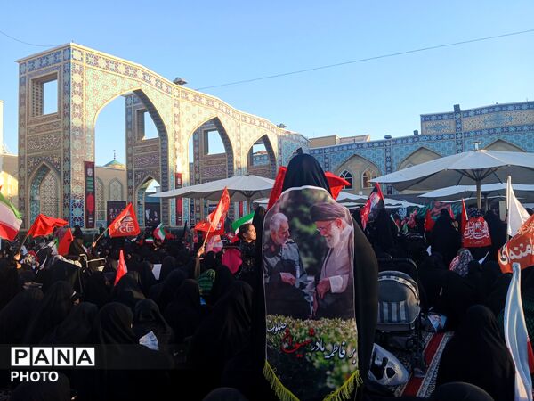 بدرقه باشکوه و میلیونی رهبر شهید در قلب مشهد مقدس