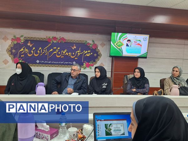 مراسم تقدیر از دانش‌آموز پژوهنده و فناور برتر کشوری و استانی ملارد 