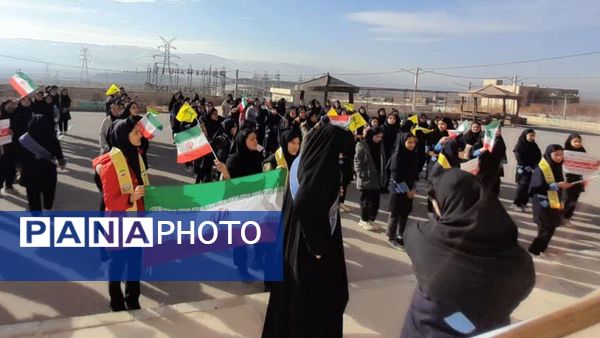 برنامه دهه فجر در مدرسه امیدانقلاب شهرستان سملقان