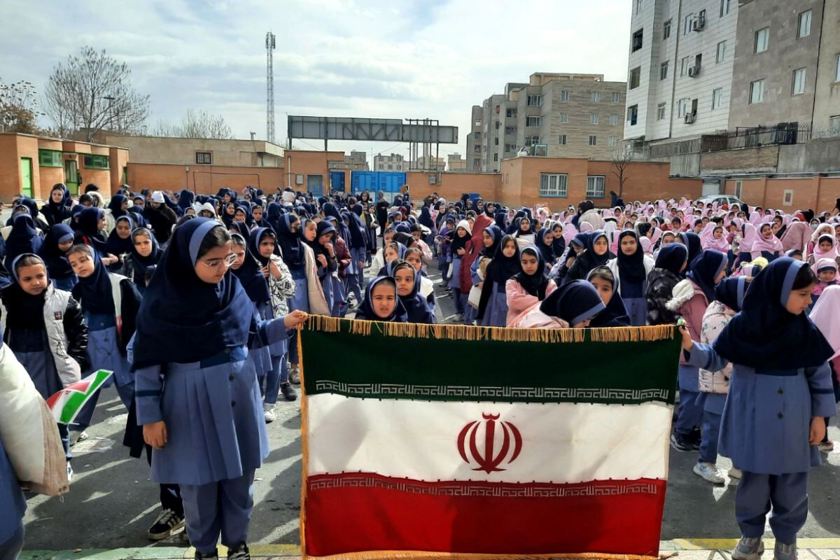 از کلاس درس تا شکوه انقلاب؛ شور دانش آموزی،  شور فجر