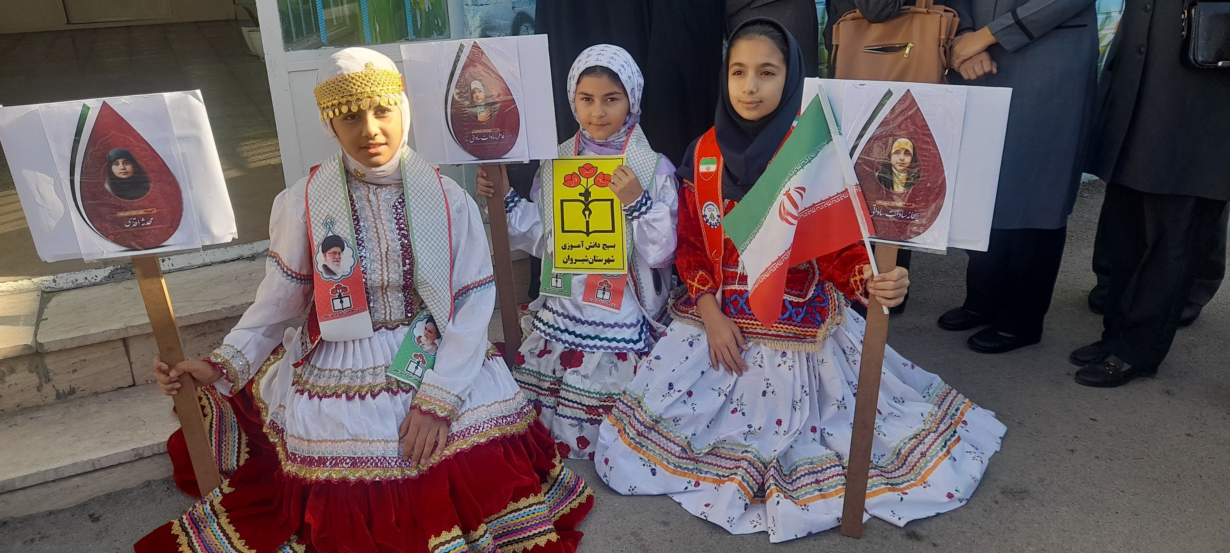 حضور باشکوه و جلوه گر دانش آموزان و اقشار مردم شهرستان شیروان در راهپیمایی ۱۳ آبان