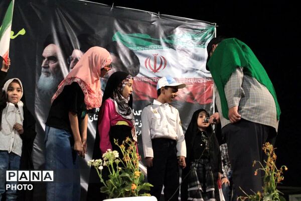 همایش تجدید بیعت معلمان قم با رهبر انقلاب