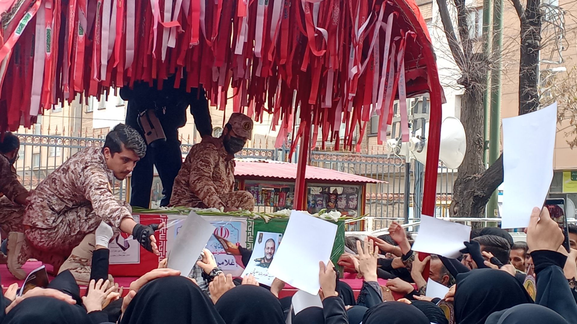 تشیع پیکر دو شهید فارسانی در شهرکرد