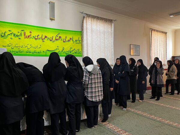 برگزاری انتخابات شورای دانش‌آموزی در خاتم