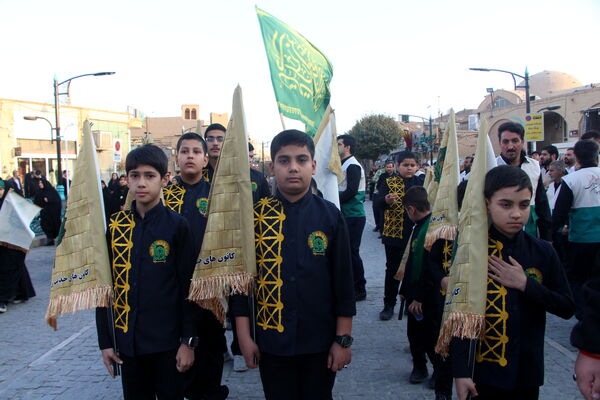 کاروان نمادین حضور امام رضا (ع) در یزد