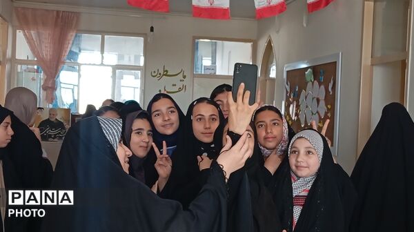 اردوی جهادی نوجهادان دانش‌آموز در دبستان مودت روستای لارک
