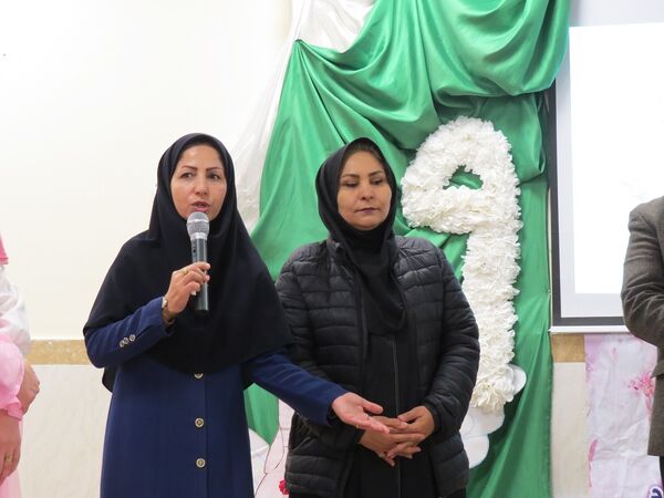 نواختن زنگ جشن نیکوکاری در دبستان امام خمینی(ره) بجنورد