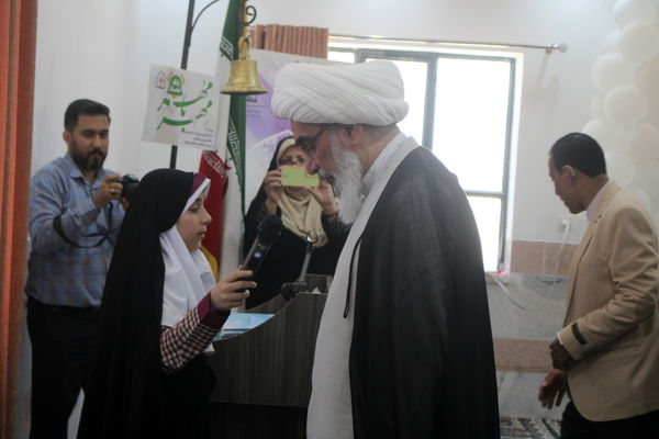 زنگ نماز در دبستان امید انقلاب ( شاهد ) بوشهر
