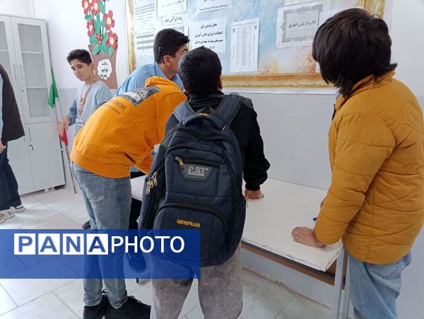  انتخابات شورای دانش‌آموزی در دبیرستان سما شهرستان کاشمر 