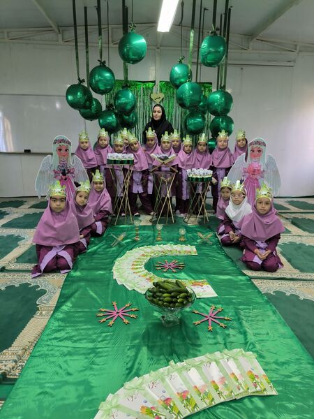 جشن قرآن پایه اول در دبستان دخترانه امام هادی (ع)