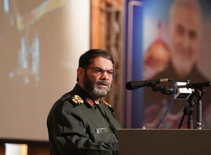 شهیدان فرهنگ عاشورا را در دفاع مقدس زنده کردند