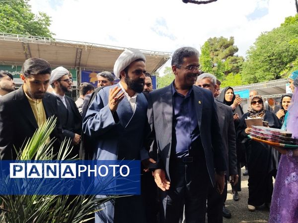 بازدید معاون پرورشی و فرهنگی وزارت آموزش و پرورش از نمایشگاه دستاوردهای کانون‌های فرهنگی تربیتی استان بوشهر