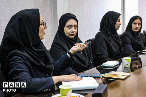 نشست هماهنگی برگزاری جشن عاطفه‌ها با حضور مسئولان و کارشناسان فرهنگی در زنجان