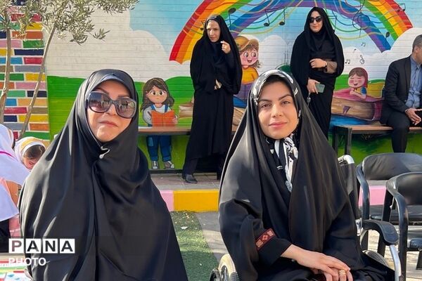 نواخته شدن زنگ شکوفه ها در دبستان طواف و معماریان ناحیه دو شهرری 