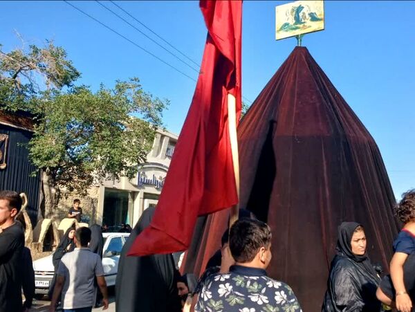 اجتماع عظیم عاشقان حسینی در مراسم خیمه سوزان