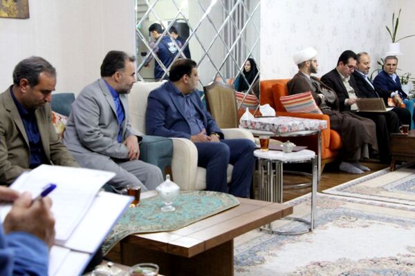 دیدار معاون پرورشی و فرهنگی وزیر آموزش و پرورش با خانواده معلم شهید «عبدالله برزگر»