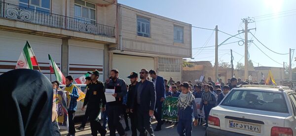 شوراب صغیر میزبان راهپیمایی باشکوه ۱۳ آبان و بزرگداشت روز دانش‌آموز