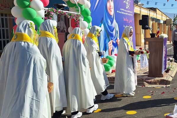 آیین نواختن زنگ مدرسه با شروع سال تحصیلی جدید 