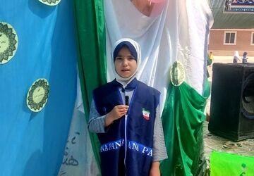 بزرگداشت هفته وحدت و جشن میلاد نور در مدرسه ۲۲بهمن آباده