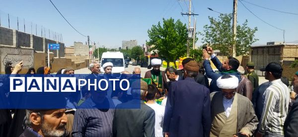 استقبال مردم شهر تیتکانلو از پرچم امام رضا(ع)