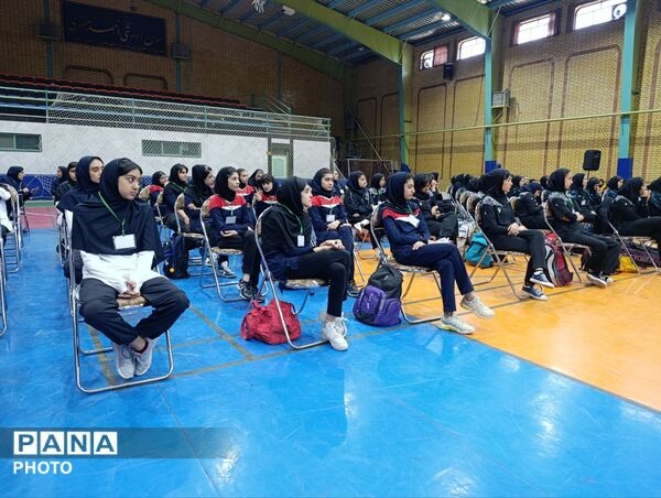 رقابت‌های ورزشی دانش‌آموزان دختر پنج استان کشور در زنجان آغاز شد