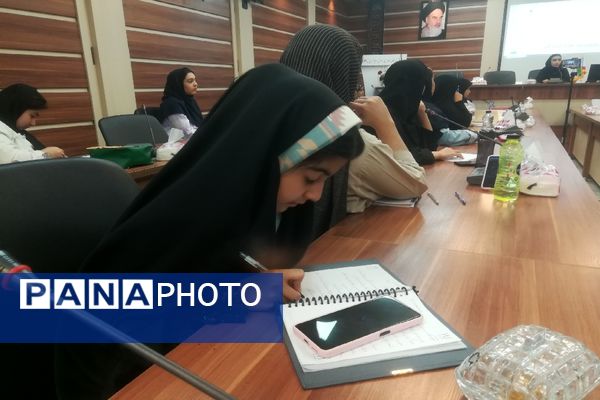 آخرین جلسه دوره آموزشی مجری شو