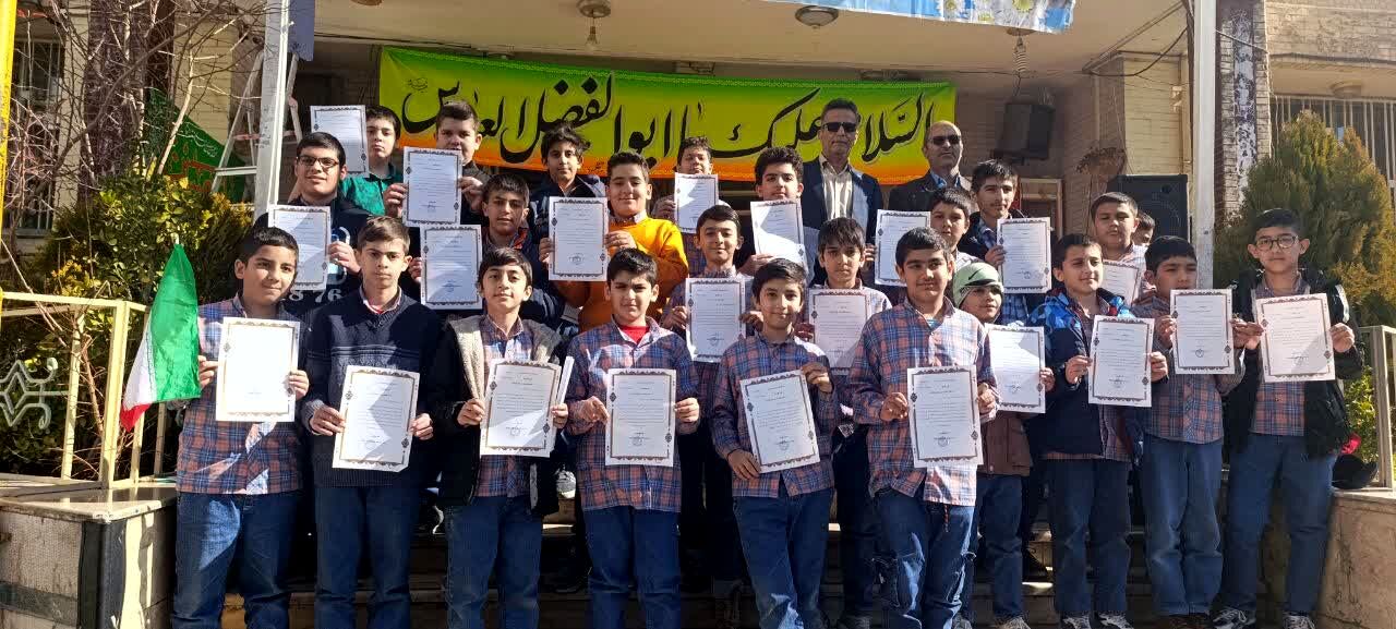  نواختن زنگ انقلاب در دبستان حضرت ابوالفضل(ع)2