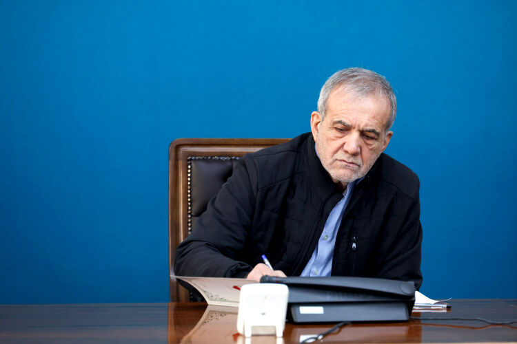 واکنش پزشکیان به ادعای مذاکره آمریکایی‌ها