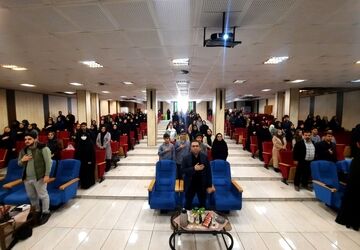 تقدیر از برگزیدگان رویداد «فصل بی‌خوابی، جادوی تخیل رنگین‌کمانی» پژوهش‌سرای ملاصدرا