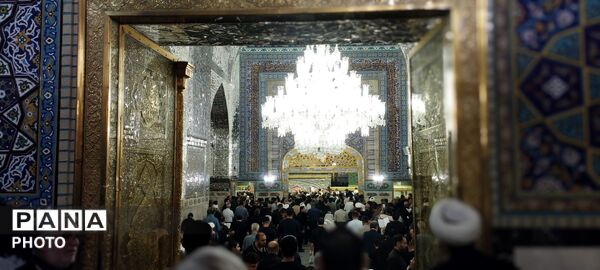 آماده سازی حرم مطهر امام رضا علیه‌السلام برای تشییع رهبر شهید