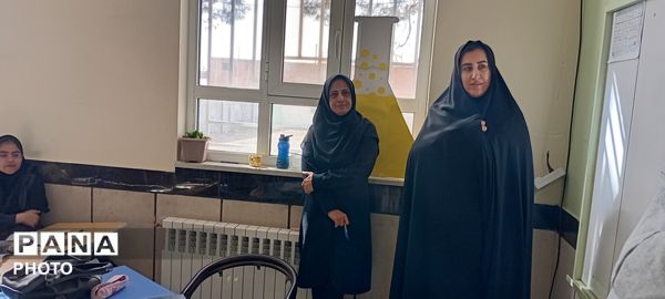 بازدید معاون آموزشی آموزش و پرورش خلیل آباد از دبیرستان مادر مهربان نقاب