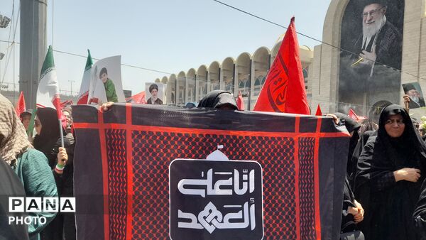 تجدید میثاق با آرمان‌های انقلاب، تهران در سوگِ رهبر شهید یکپارچه سیاه پوش شد