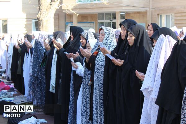 نماز عید سعید فطر در باغ ملی شهرستان سملقان